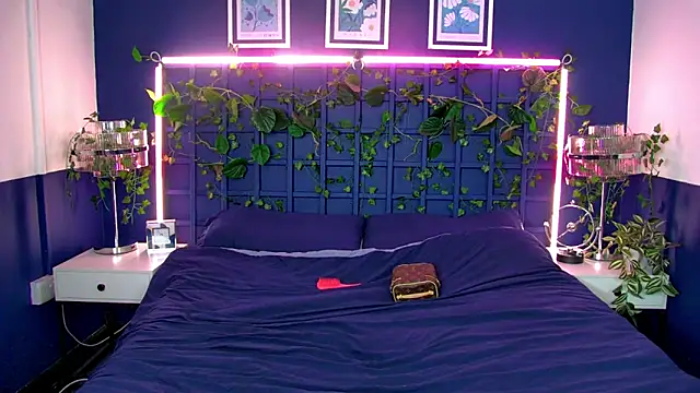 Snapshot of FerrariRedxBabestation chatting on March 30, 6:53 pm FerrariRedxBabestation online show from March 30, 6:53 pm