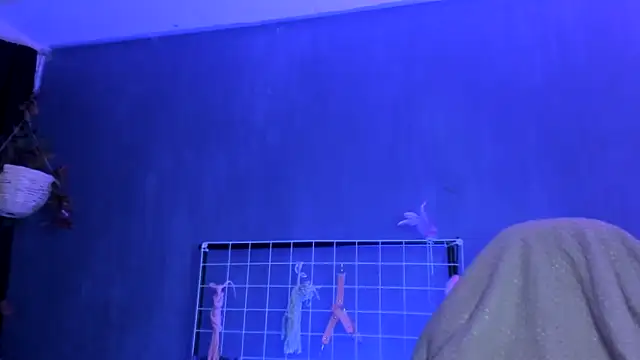 Snapshot of Hellen_dumont chatting on February 10, 1:14 am Hellen dumont online show from February 10, 1:14 am