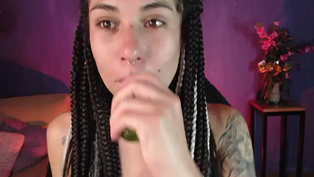 Snapshot of Hellen_dumont chatting on February 23, 6:17 am Hellen dumont online show from February 23, 6:17 am