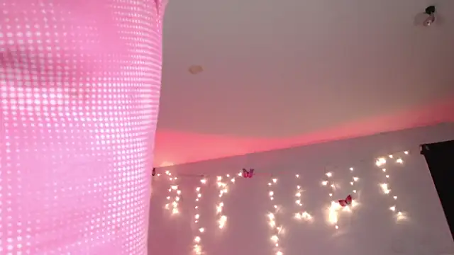 Snapshot of Hellen_dumont chatting on February 27, 2:21 am Hellen dumont online show from February 27, 2:21 am