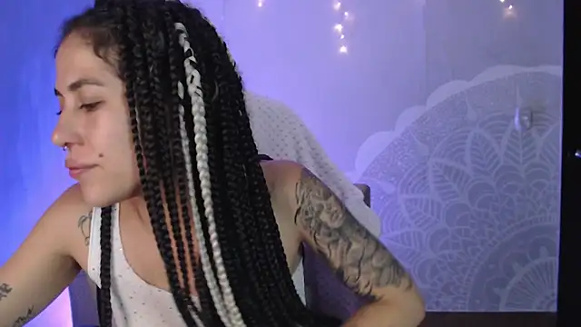 Snapshot of Hellen_dumont chatting on March 7, 5:08 am Hellen dumont online show from March 7, 5:08 am