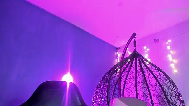 Snapshot of Hellen_dumont chatting on March 19, 2:16 am Hellen dumont online show from March 19, 2:16 am