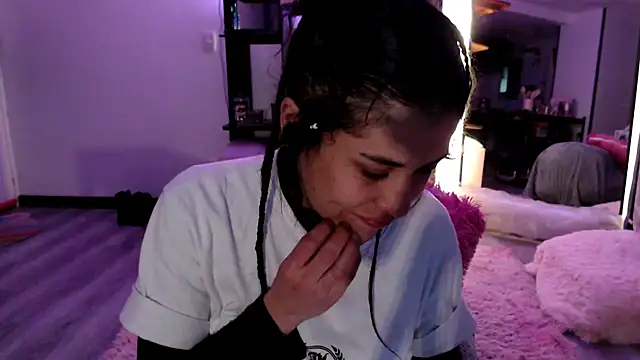 Snapshot of Hellen_dumont chatting on February 25, 1:48 am Hellen dumont online show from February 25, 1:48 am