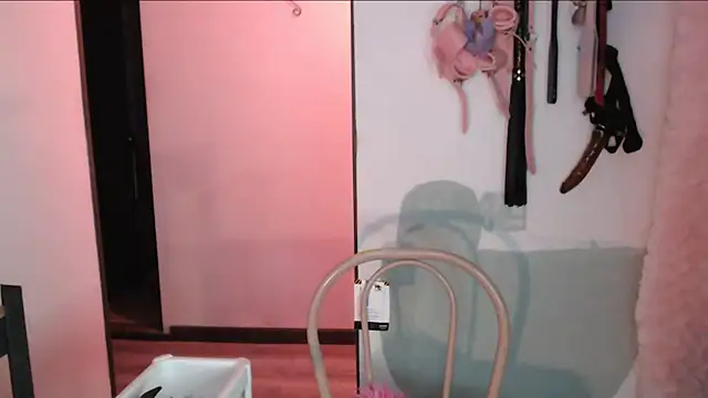 Snapshot of Hellen_dumont chatting on March 4, 2:17 am Hellen dumont online show from March 4, 2:17 am