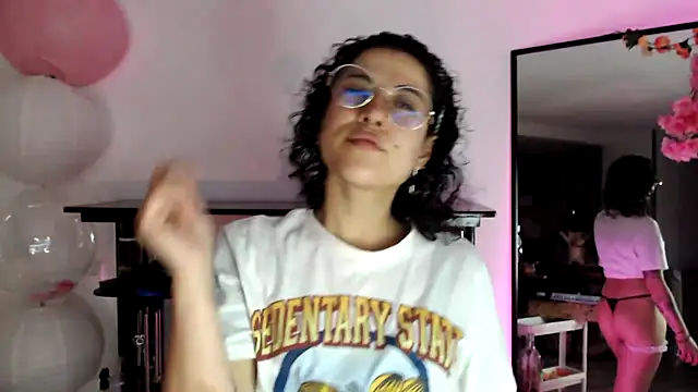 Snapshot of Hellen_dumont chatting on March 18, 2:04 am Hellen dumont online show from March 18, 2:04 am