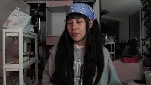 Snapshot of Hellen_dumont chatting on March 19, 12:25 am Hellen dumont online show from March 19, 12:25 am