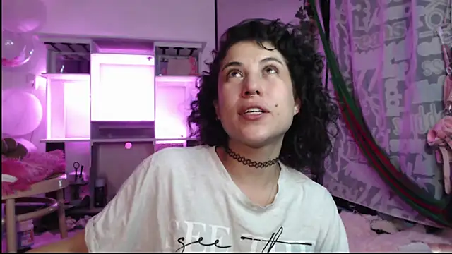 Snapshot of Hellen_dumont chatting on March 22, 2:26 am Hellen dumont online show from March 22, 2:26 am