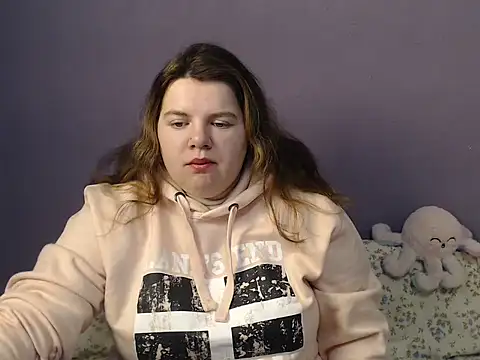 so shy online show from December 1, 7:13 am