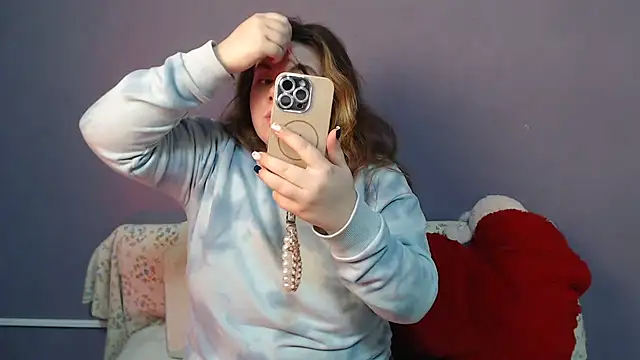 Snapshot of so_shy chatting on February 12, 7:36 am so shy online show from February 12, 7:36 am