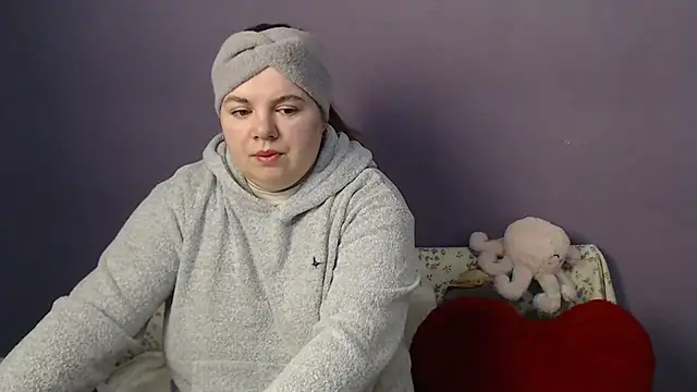 Snapshot of so_shy chatting on February 16, 7:37 am so shy online show from February 16, 7:37 am