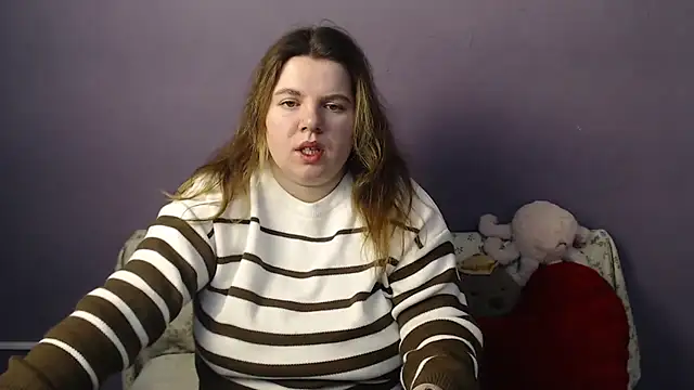 Snapshot of so_shy chatting on February 19, 7:15 am so shy online show from February 19, 7:15 am