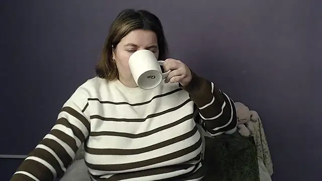 Snapshot of so_shy chatting on March 2, 7:15 am so shy online show from March 2, 7:15 am