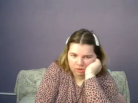 Snapshot of so_shy chatting on March 21, 8:19 am so shy online show from March 21, 8:19 am