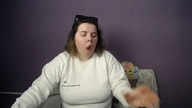 Snapshot of so_shy chatting on March 23, 6:28 am so shy online show from March 23, 6:28 am