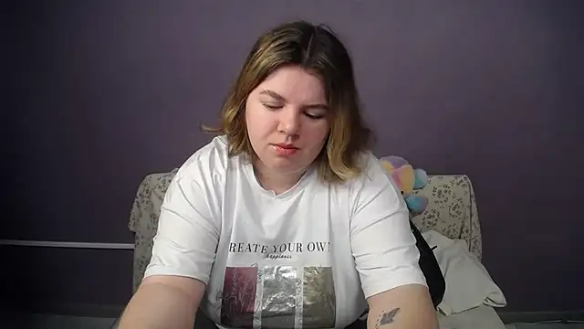 Snapshot of so_shy chatting on March 31, 6:25 am so shy online show from March 31, 6:25 am