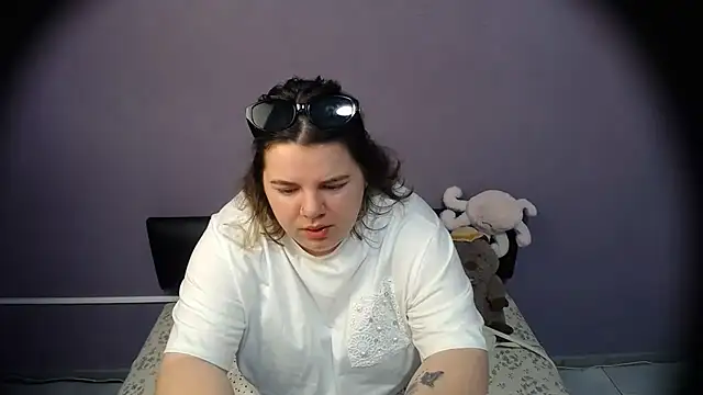 so shy online show from June 24, 6:01 am