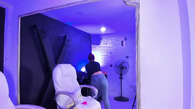 DarlingBDSM  online show from February 25, 1:06 pm