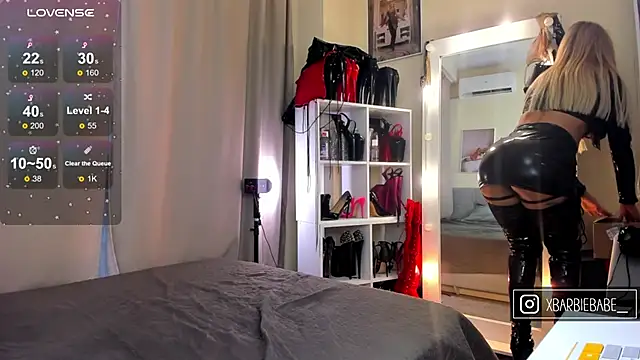 XBarbieBabeX online show from December 14, 5:02 am