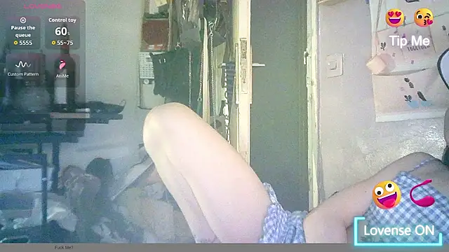 Snapshot of lorena789 chatting on October 6, 1:19 pm lorena789 online show from October 6, 1:19 pm