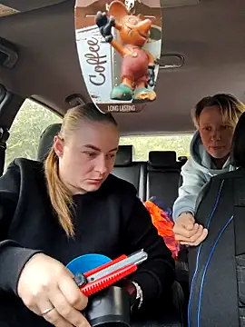 Snapshot of ElenaMaeer chatting on September 29, 12:43 pm ElenaMaeer online show from September 29, 12:43 pm