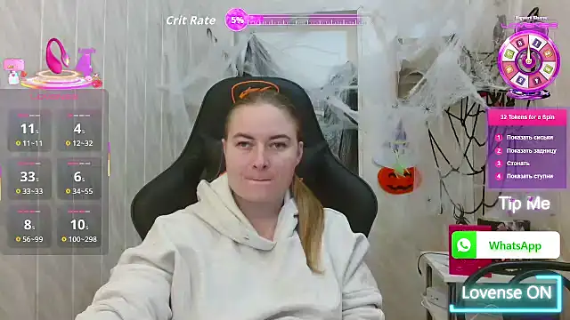 Snapshot of ElenaMaeer chatting on October 22, 11:21 am ElenaMaeer online show from October 22, 11:21 am