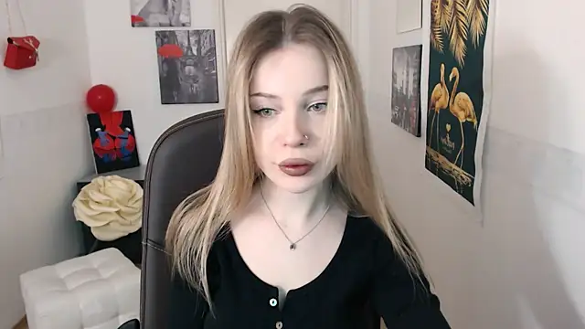 HeyDoraa online show from January 31, 1:45 pm