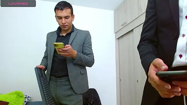 Snapshot of dorian_h_ chatting on March 23, 1:20 am dorian h online show from March 23, 1:20 am