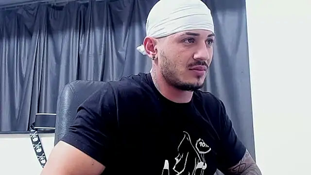 chrismaster12 online show from December 15, 1:02 am