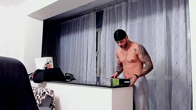 chrismaster12 online show from December 26, 11:46 pm
