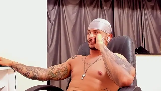 chrismaster12 online show from December 28, 7:11 am
