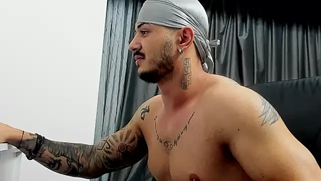 chrismaster12 online show from January 3, 3:27 am