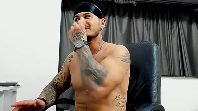 chrismaster12 online show from January 5, 3:34 pm