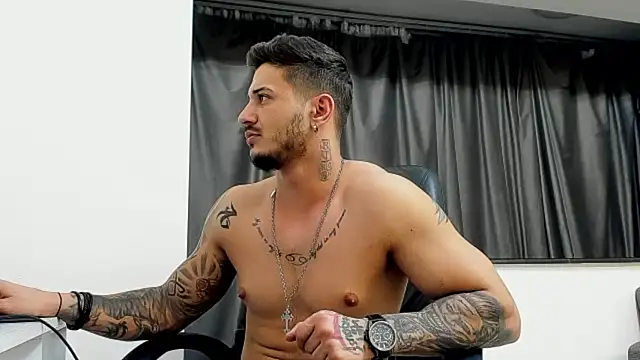 chrismaster12 online show from January 6, 11:09 pm