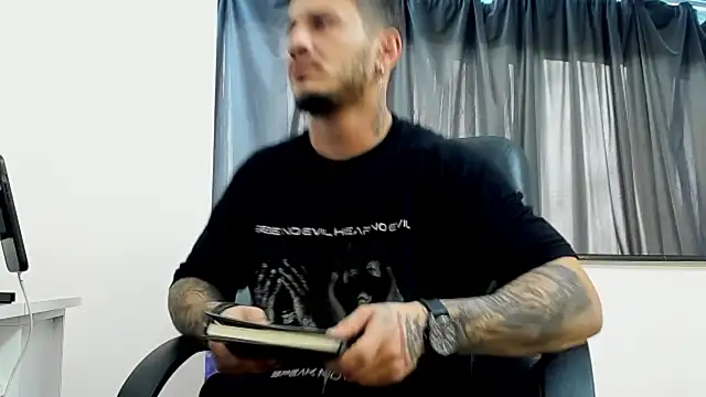 chrismaster12 online show from January 8, 7:34 am