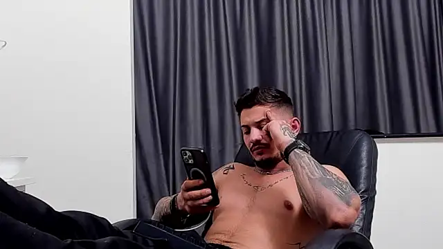 chrismaster12 online show from January 18, 9:24 pm