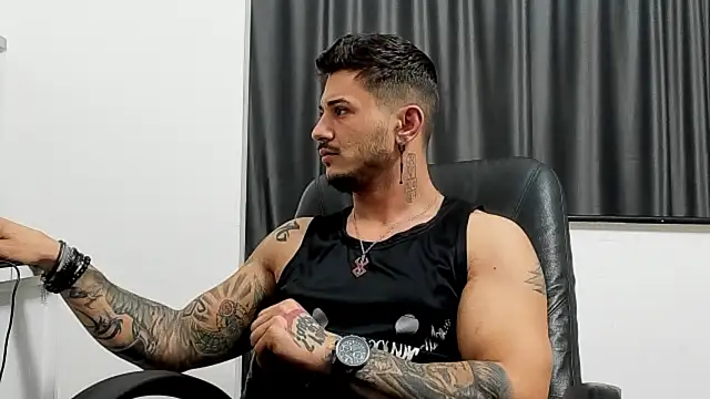 chrismaster12 online show from February 3, 12:15 am
