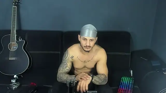 chrismaster12 online show from February 11, 6:22 pm