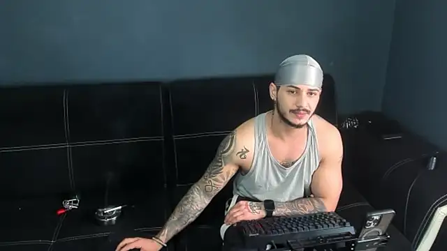 chrismaster12 online show from February 18, 1:44 pm