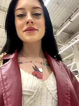 Snapshot of Melissa_crazy chatting on December 4, 3:21 pm Melissa crazy online show from December 4, 3:21 pm