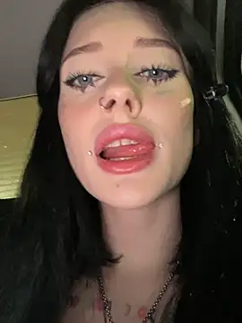 Snapshot of Melissa_crazy chatting on December 21, 7:16 pm Melissa crazy online show from December 21, 7:16 pm