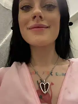 Snapshot of Melissa_crazy chatting on December 22, 6:15 pm Melissa crazy online show from December 22, 6:15 pm