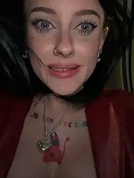 Snapshot of Melissa_crazy chatting on January 25, 12:27 am Melissa crazy online show from January 25, 12:27 am