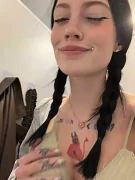 Melissa crazy online show from May 7, 9:20 pm