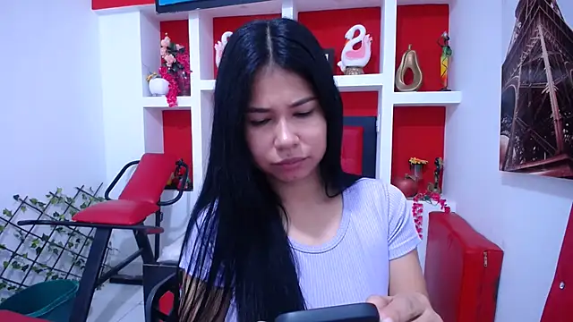 Snapshot of Letty_Plugxo chatting on October 28, 12:19 pm Letty Plugxo online show from October 28, 12:19 pm