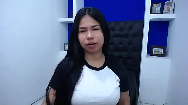 Letty Plugxo online show from January 15, 1:48 pm