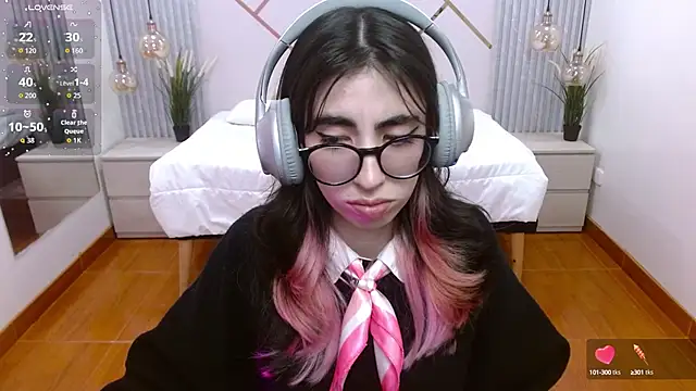 Snapshot of LenaRoses chatting on September 18, 9:17 pm LenaRoses online show from September 18, 9:17 pm