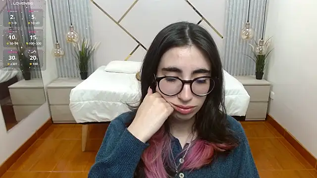 Snapshot of LenaRoses chatting on September 19, 7:25 pm LenaRoses online show from September 19, 7:25 pm