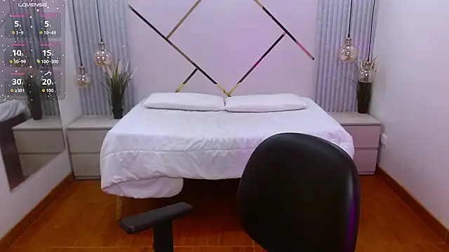 Snapshot of LenaRoses chatting on October 15, 7:58 pm LenaRoses online show from October 15, 7:58 pm