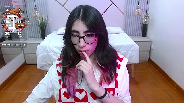 Snapshot of LenaRoses chatting on October 23, 8:18 pm LenaRoses online show from October 23, 8:18 pm