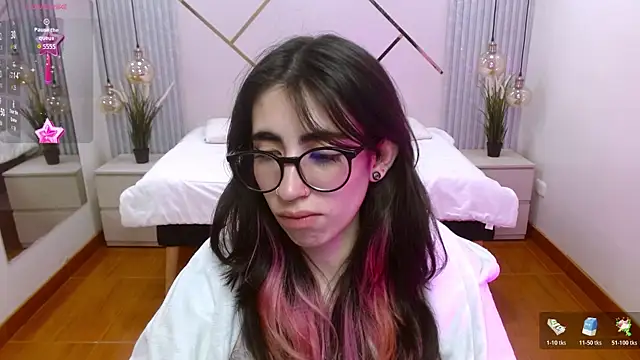 Snapshot of LenaRoses chatting on November 6, 12:50 pm LenaRoses online show from November 6, 12:50 pm